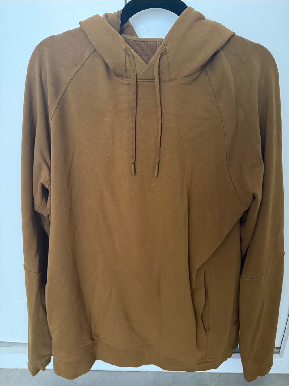 lululemon athletica Men's Hooded Pullover in Caramel Brown